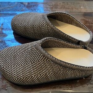 Rothy's Women's Herringbone Slip-On Clogs in Black and Tan